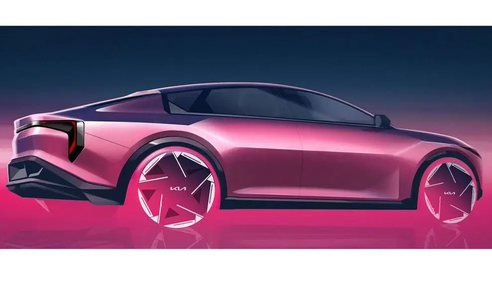 Coche conceptual futurista rosado en fondo rosa.