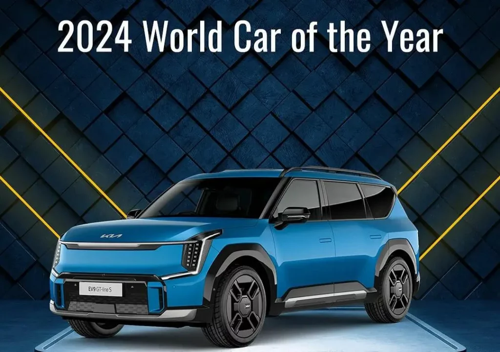 Vehículo azul nombrado "2024 World Car of the Year".