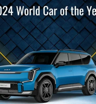 Vehículo azul nombrado "2024 World Car of the Year".