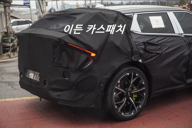 kia ev6 facelift june debut 4