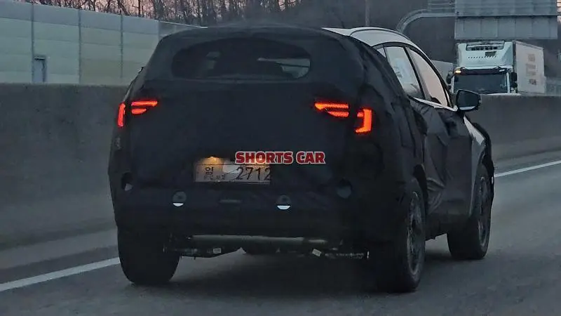 kia sportage facelift spied for the first time 2