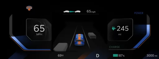 Pantalla de coche eléctrico mostrando velocidad y autonomía.