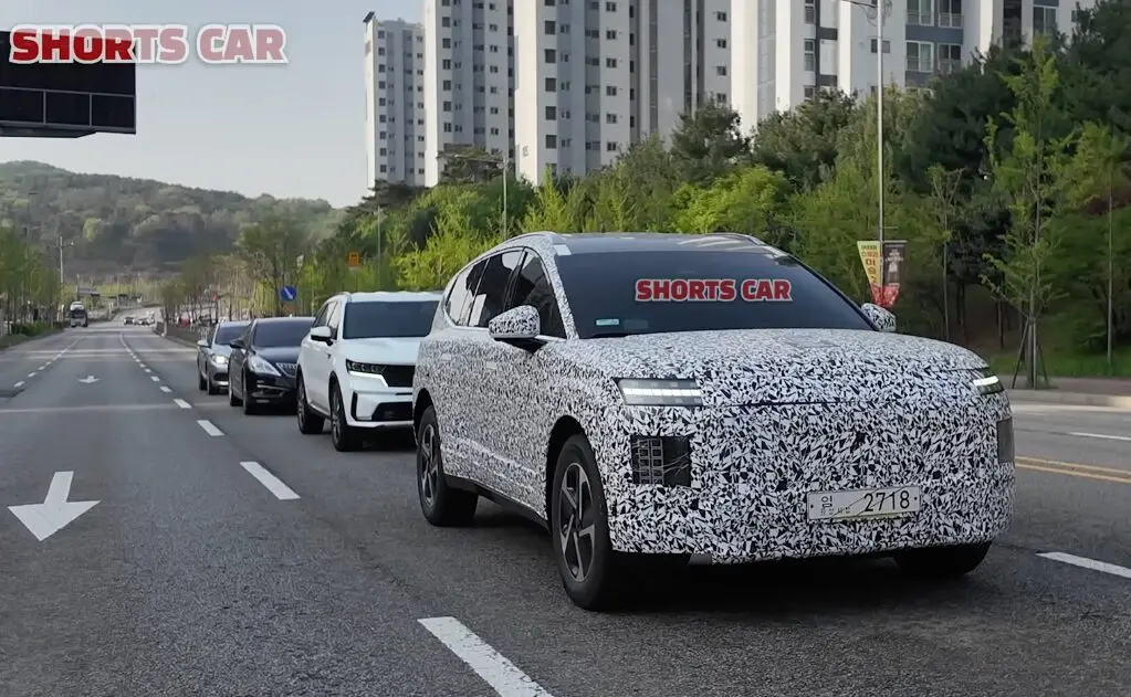 ioniq 9 spied less camouflage shortscar 2