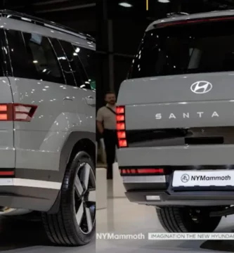 Comparación de dos estilos traseros del Hyundai Santa Fe.