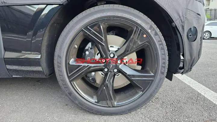 genesis gv80 black spied 6