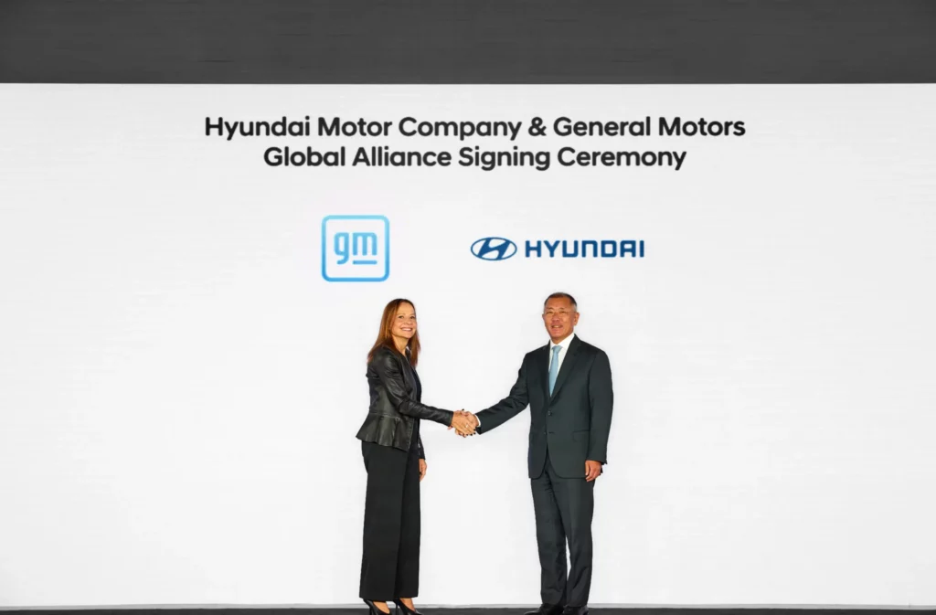 Ceremonia de alianza global entre Hyundai Motor y General Motors.