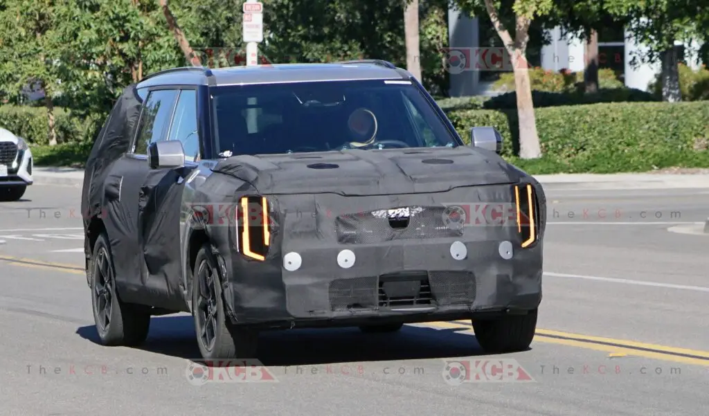 kia telluride spied production lights back and forth 2